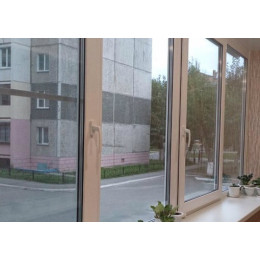 Лоджія металопластикова біла Rehau 60 с поворотно-відкідними стулками