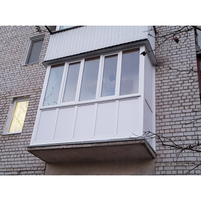 Французький балкон П-подібний WDS 5S пластиковий  | Панорамне скління балкона